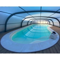 Recinto de Piscina Cintrè Telescopic Shelter Malta pronto para instalar para piscina 900x450